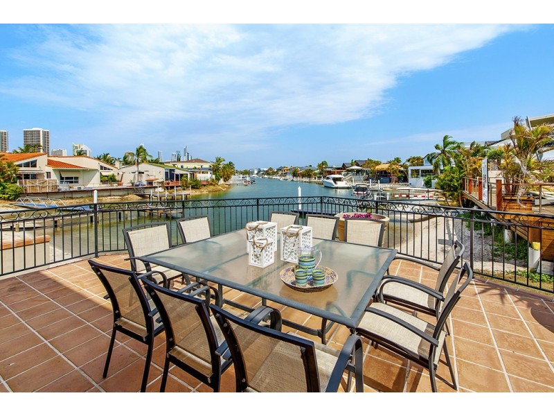 64 Commodore Drive, Paradise Waters QLD 4217