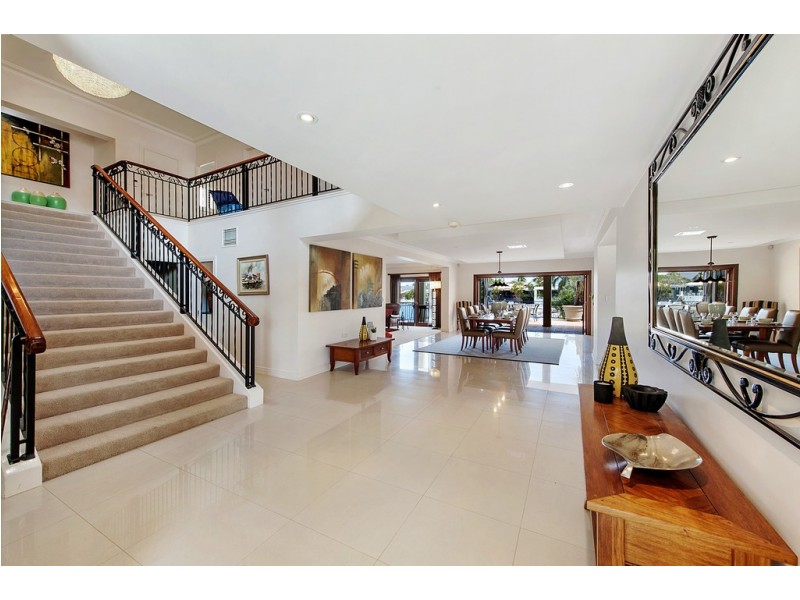 64 Commodore Drive, Paradise Waters QLD 4217