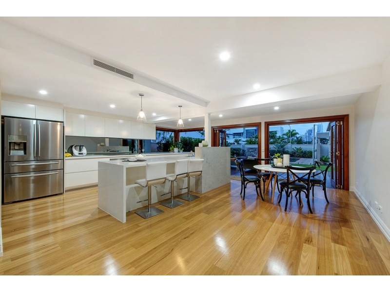 64 Commodore Drive, Paradise Waters QLD 4217