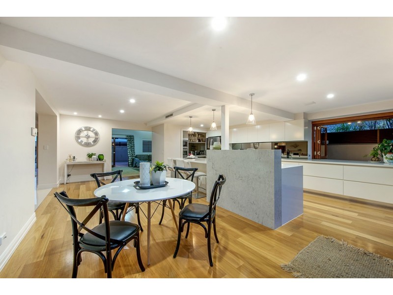 64 Commodore Drive, Paradise Waters QLD 4217