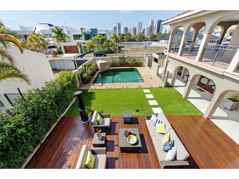 64 Commodore Drive, Paradise Waters QLD 4217