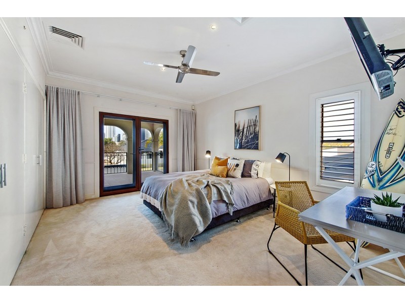 64 Commodore Drive, Paradise Waters QLD 4217