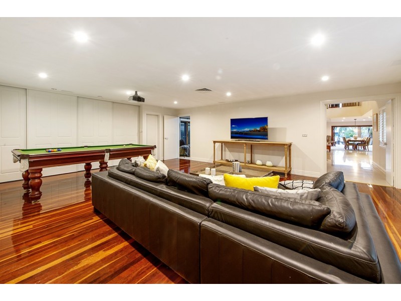 64 Commodore Drive, Paradise Waters QLD 4217