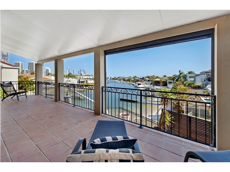 64 Commodore Drive, Paradise Waters QLD 4217