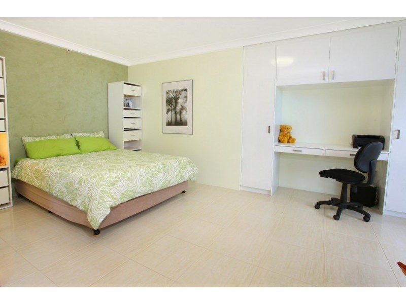 1J/150 ‘Hi Surf’ The Esplanade, Surfers Paradise QLD 4217