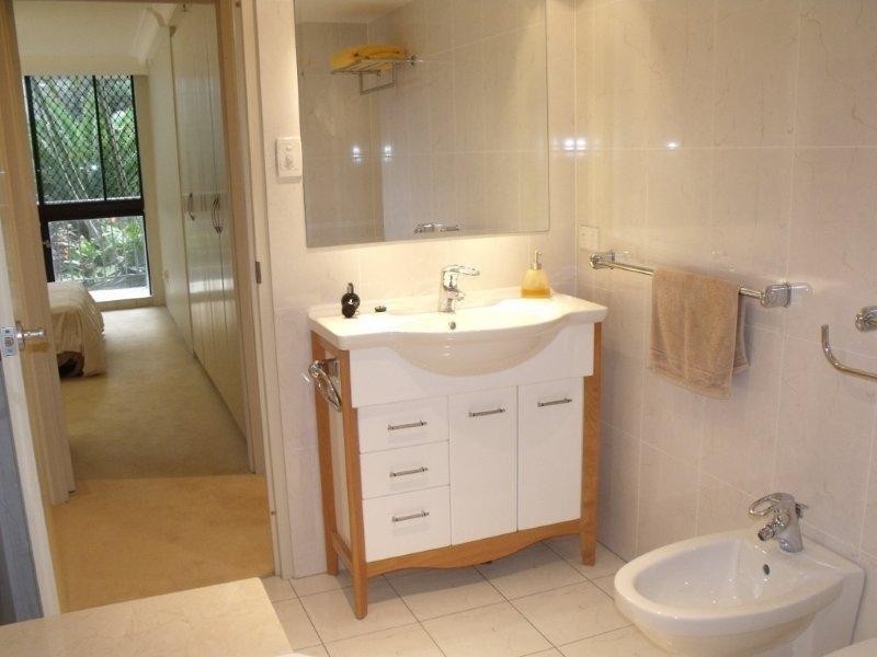 1J/150 ‘Hi Surf’ The Esplanade, Surfers Paradise QLD 4217