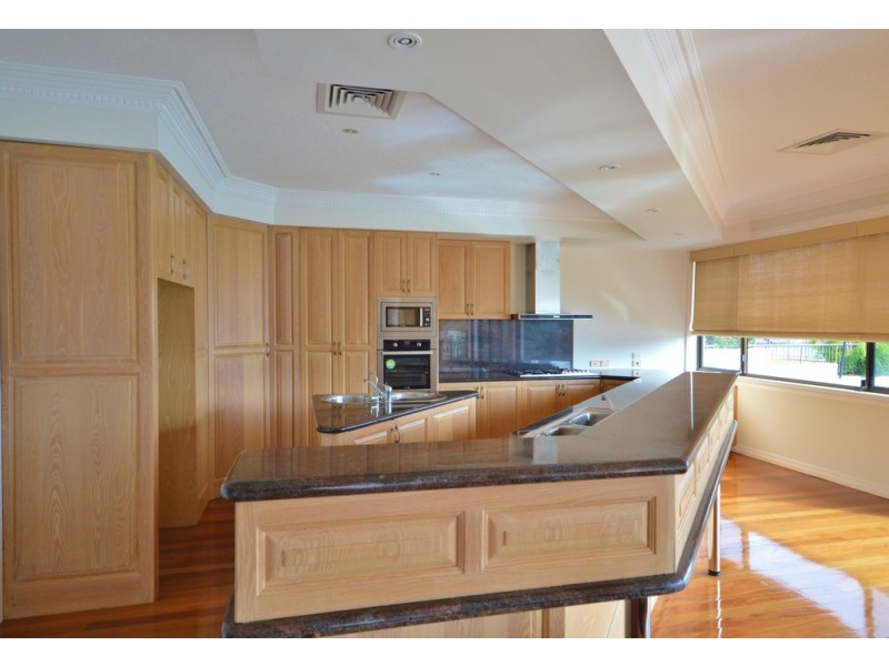 22 Binda Place, Bundall QLD 4217