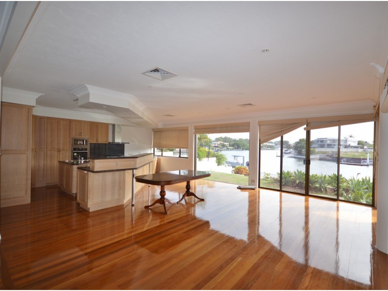 22 Binda Place, Bundall QLD 4217
