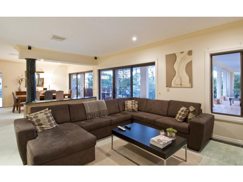22 Binda Place, Bundall QLD 4217