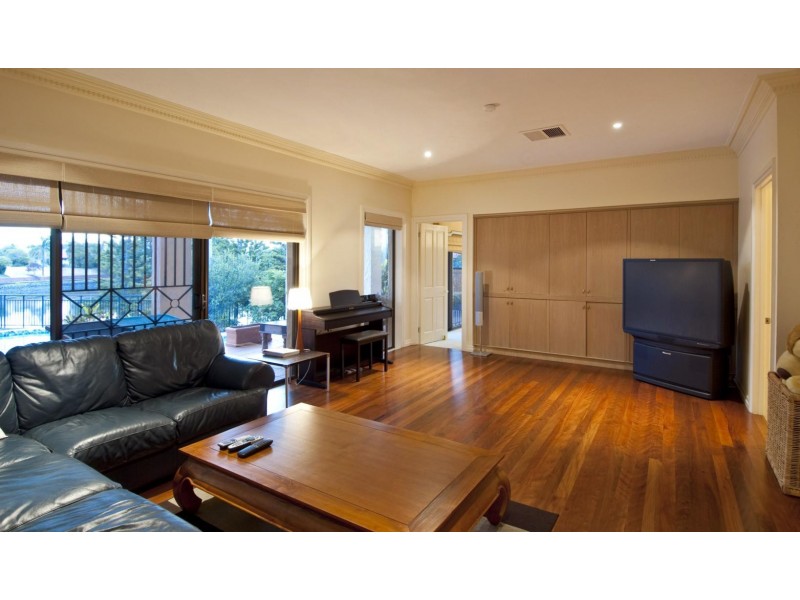 22 Binda Place, Bundall QLD 4217
