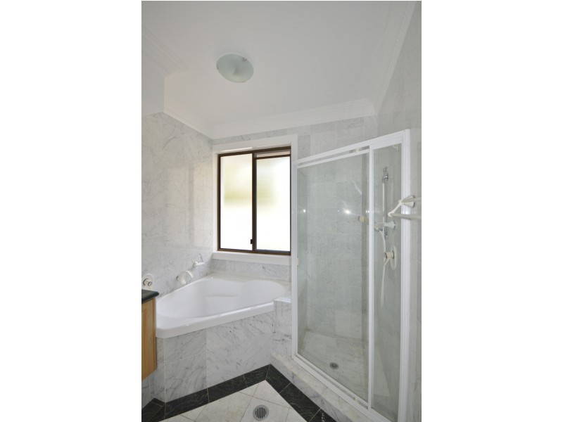 22 Binda Place, Bundall QLD 4217
