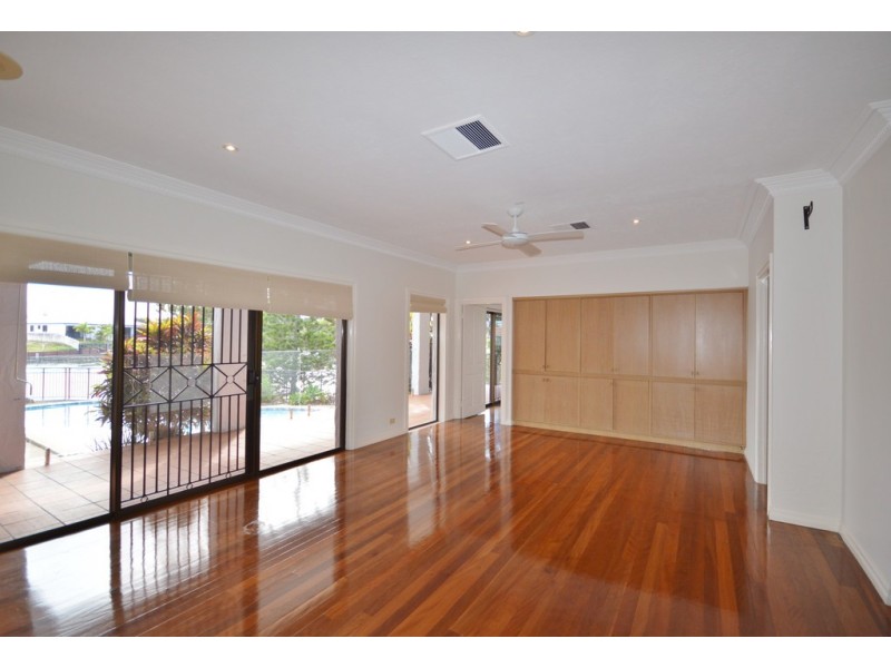 22 Binda Place, Bundall QLD 4217