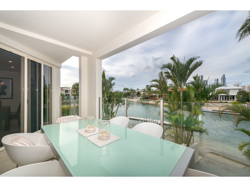 4/15A Vespa Crescent, Surfers Paradise QLD 4217