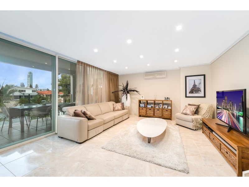 4/15A Vespa Crescent, Surfers Paradise QLD 4217