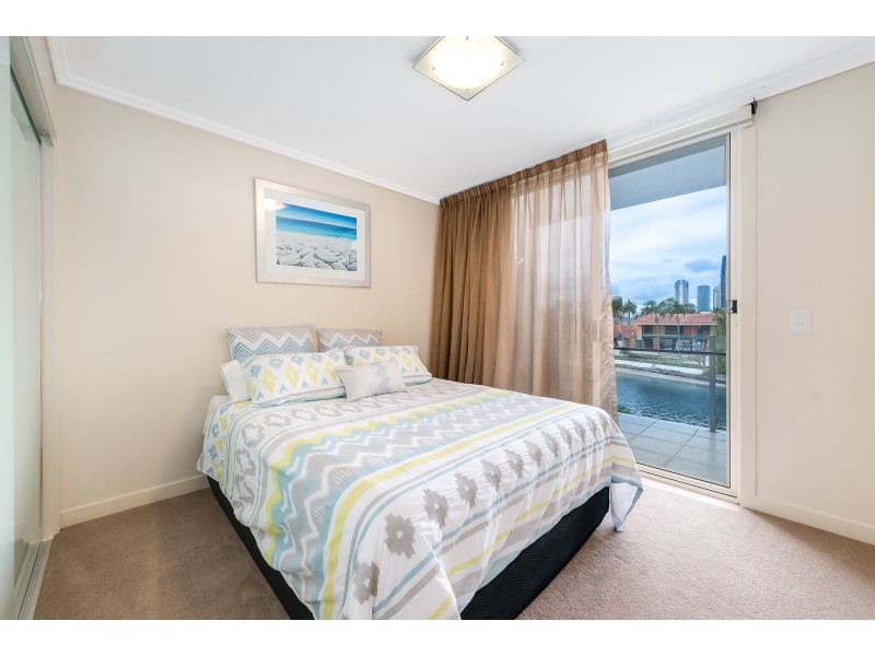 4/15A Vespa Crescent, Surfers Paradise QLD 4217