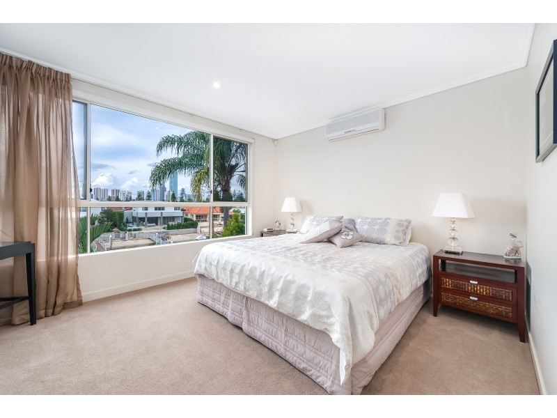 4/15A Vespa Crescent, Surfers Paradise QLD 4217