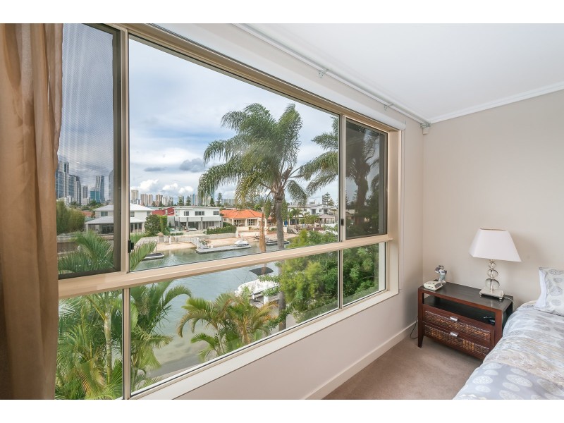 4/15A Vespa Crescent, Surfers Paradise QLD 4217