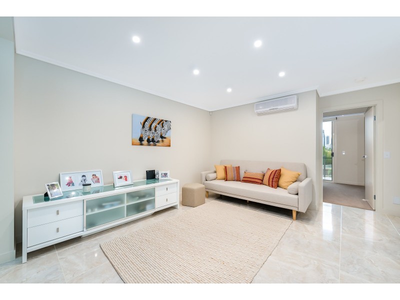 4/15A Vespa Crescent, Surfers Paradise QLD 4217