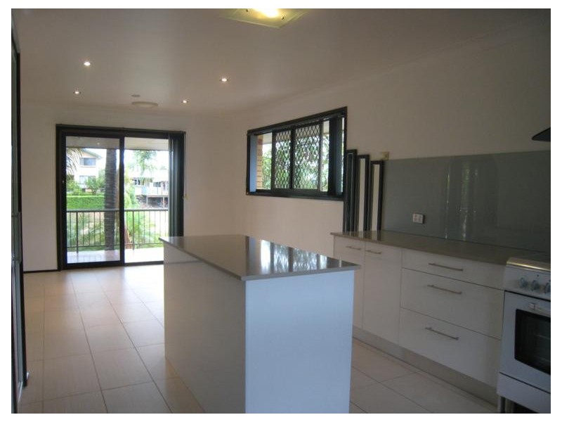 106 Campbell Street, Sorrento QLD 4217