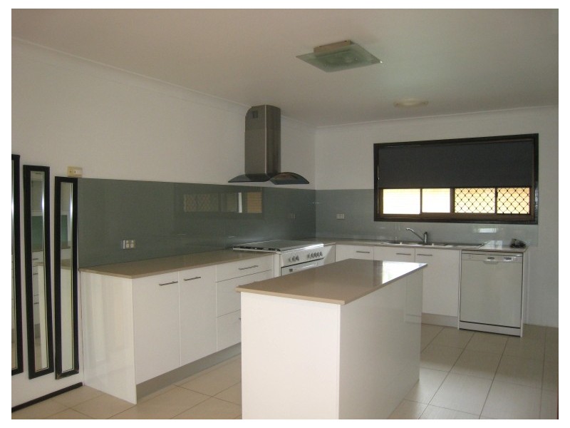 106 Campbell Street, Sorrento QLD 4217