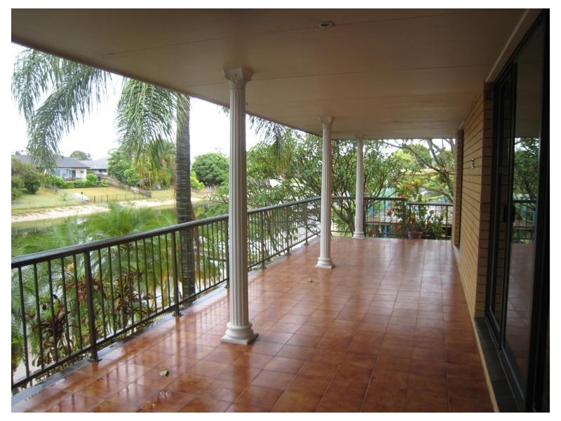 106 Campbell Street, Sorrento QLD 4217