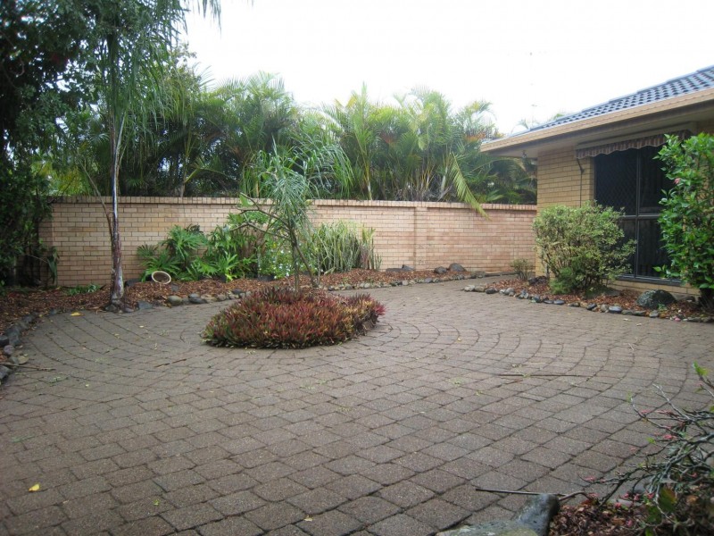 106 Campbell Street, Sorrento QLD 4217