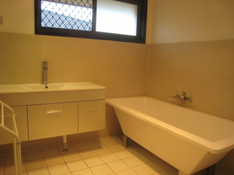 106 Campbell Street, Sorrento QLD 4217