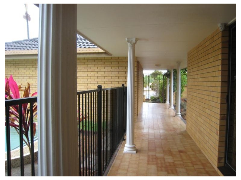 106 Campbell Street, Sorrento QLD 4217