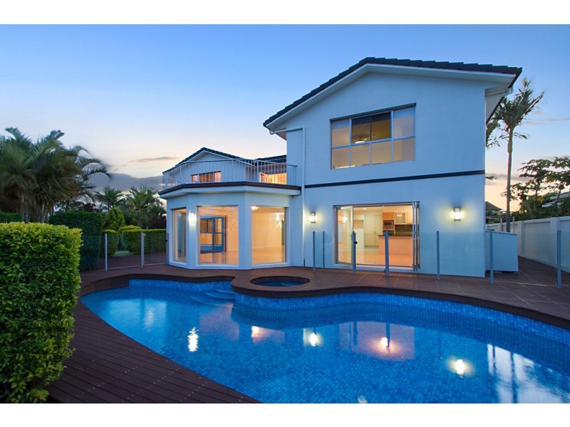 38 Cessnock Close, Mermaid Waters QLD 4218