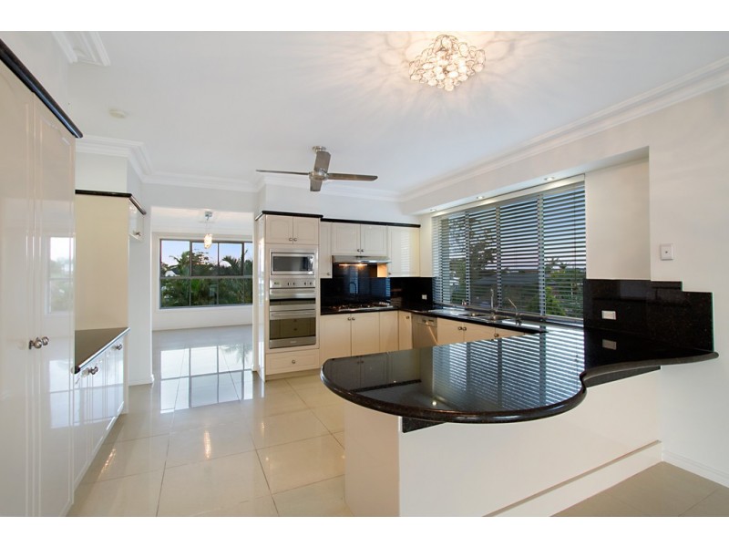 38 Cessnock Close, Mermaid Waters QLD 4218