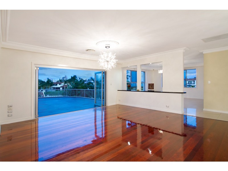 38 Cessnock Close, Mermaid Waters QLD 4218