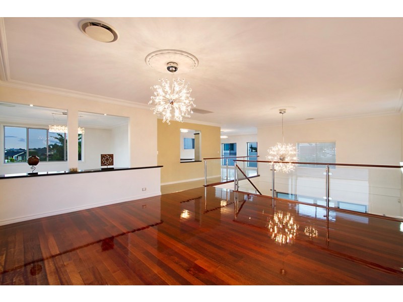 38 Cessnock Close, Mermaid Waters QLD 4218