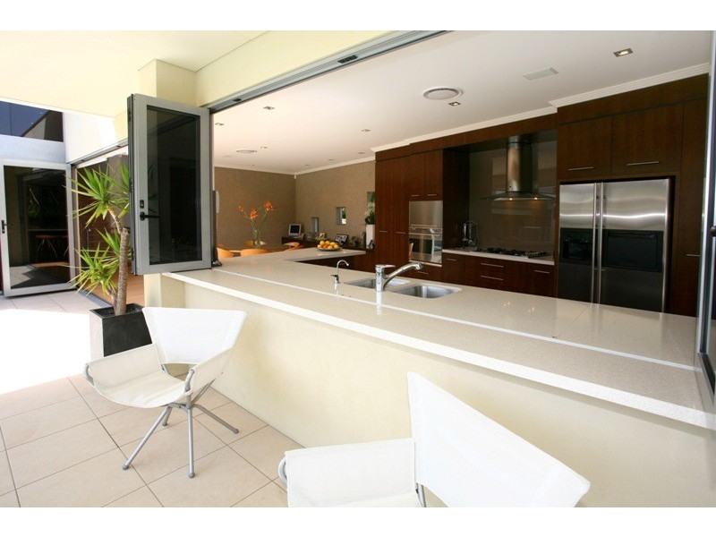 6 Biggs Place, Southport QLD 4215