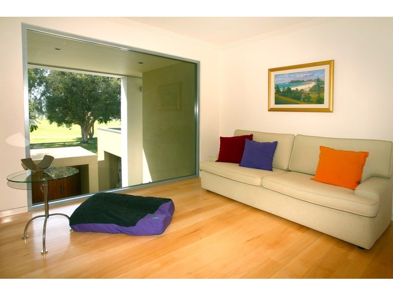 6 Biggs Place, Southport QLD 4215