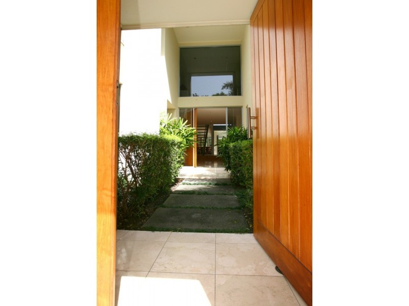 6 Biggs Place, Southport QLD 4215
