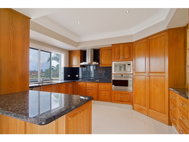 13 Intrepid Drive, Mermaid Waters QLD 4218