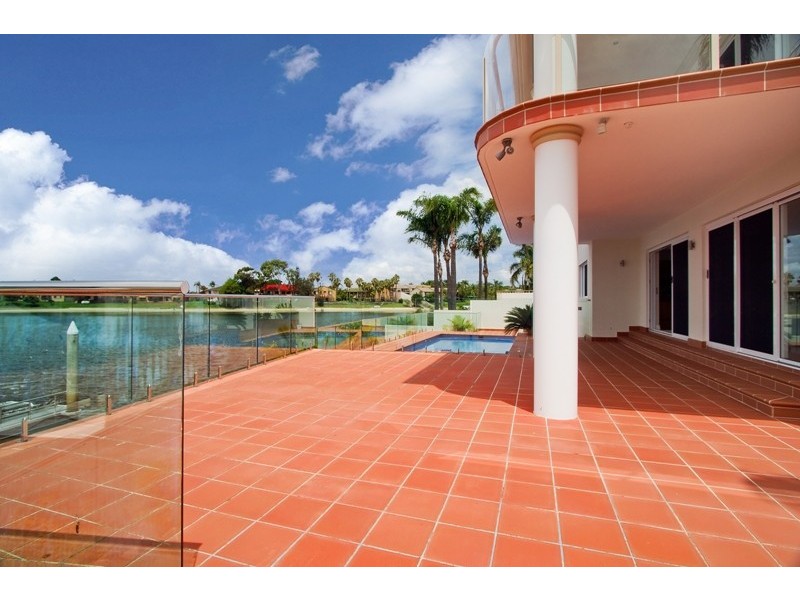 13 Intrepid Drive, Mermaid Waters QLD 4218