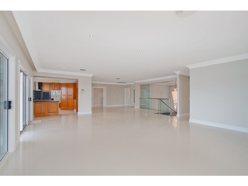13 Intrepid Drive, Mermaid Waters QLD 4218