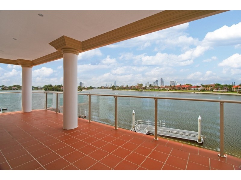 13 Intrepid Drive, Mermaid Waters QLD 4218