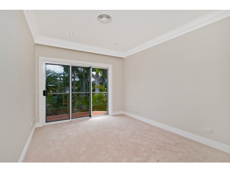 13 Intrepid Drive, Mermaid Waters QLD 4218