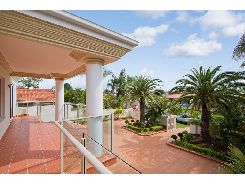 13 Intrepid Drive, Mermaid Waters QLD 4218