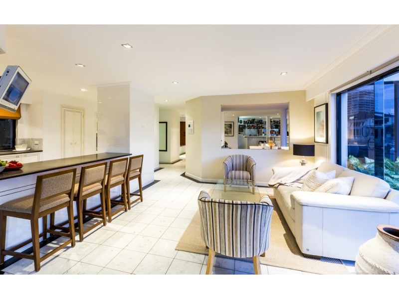 19 Buccaneer Court, Paradise Waters QLD 4217