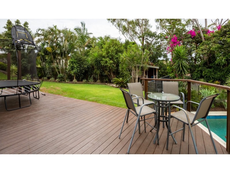 8 Talinga Crescent, Southport QLD 4215