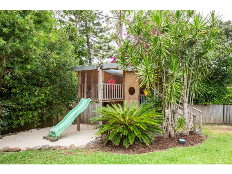 8 Talinga Crescent, Southport QLD 4215