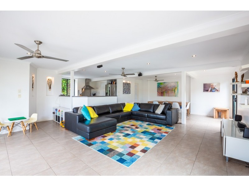 8 Talinga Crescent, Southport QLD 4215