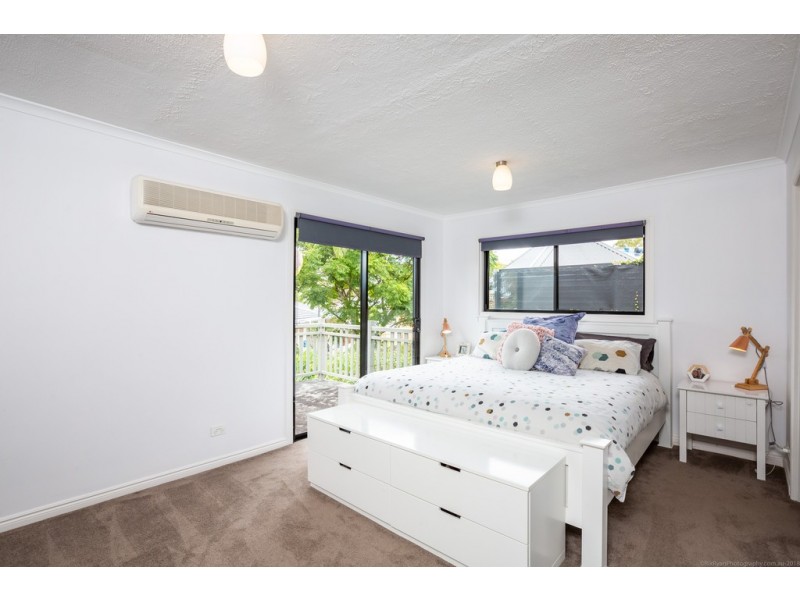 8 Talinga Crescent, Southport QLD 4215