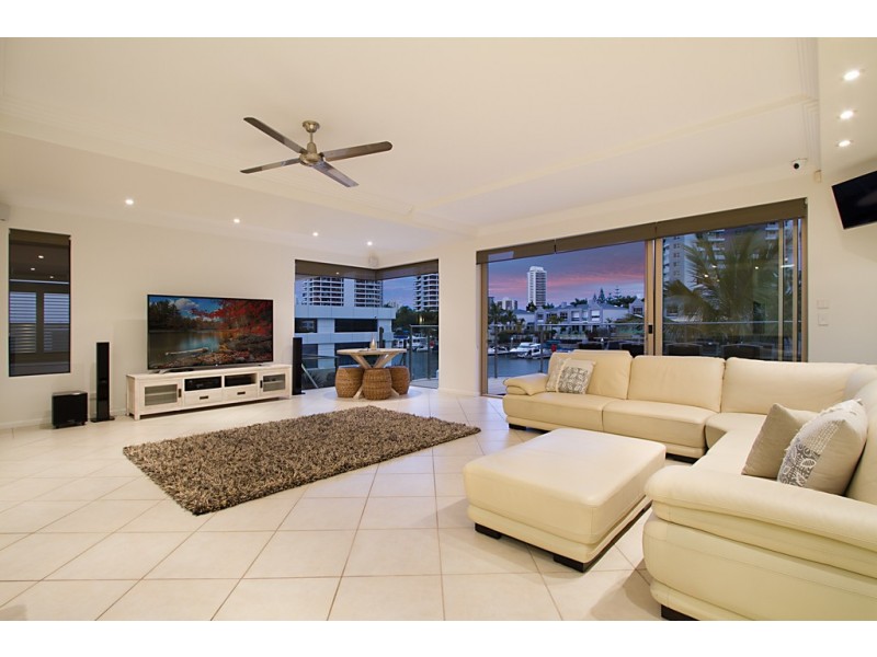 17 Neptune Court, Paradise Waters QLD 4217