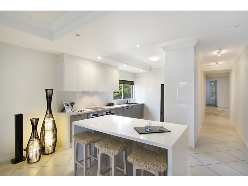 17 Neptune Court, Paradise Waters QLD 4217