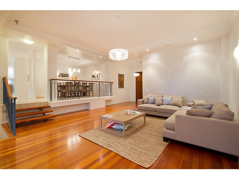 17 Neptune Court, Paradise Waters QLD 4217