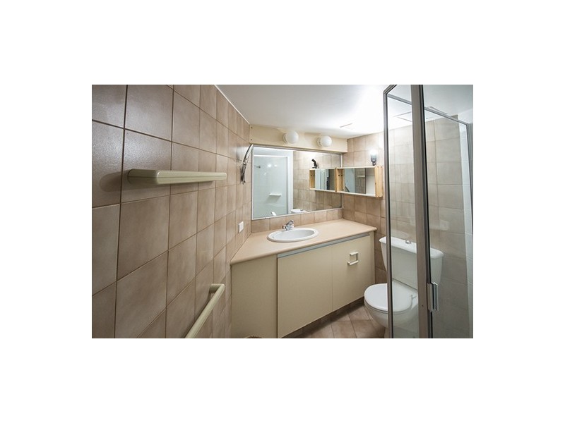 2A/18 Aubrey Street, Surfers Paradise QLD 4217